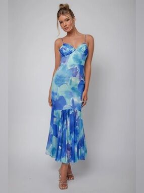 NWT Selfie Leslie Sunni Low Back Midi Dress Floral Blue size small